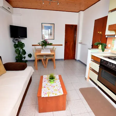 Alida Apartment *